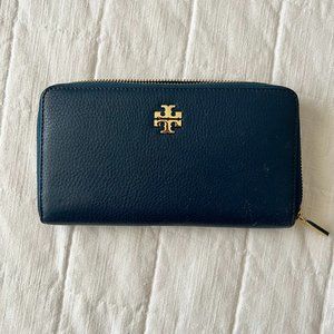 Tory Burch Mercer Zip Wallet in Blue